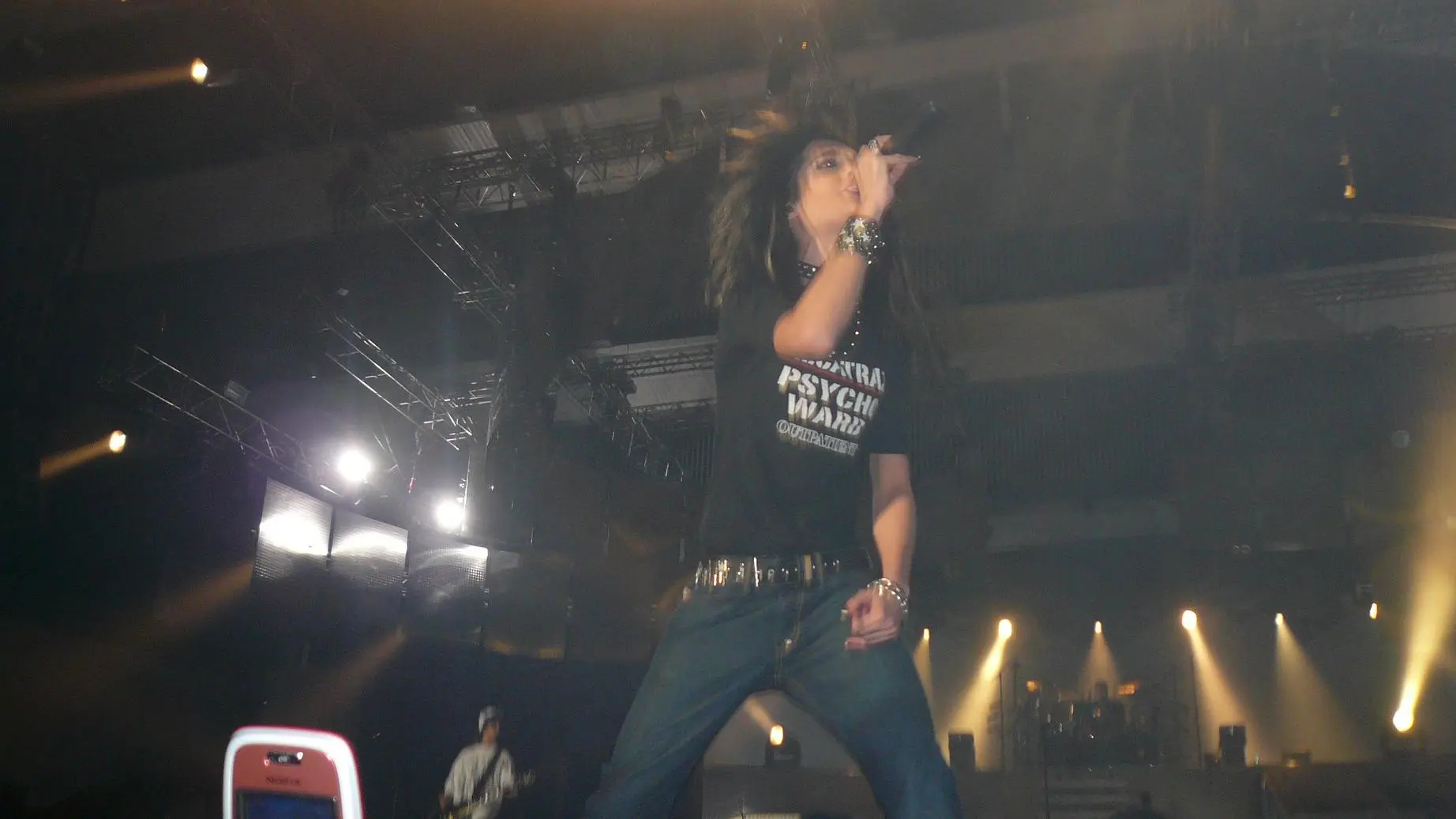 Tokio Hotel - f_28225669_83efc47828797bbbdc806fee2bd7c530.jpg