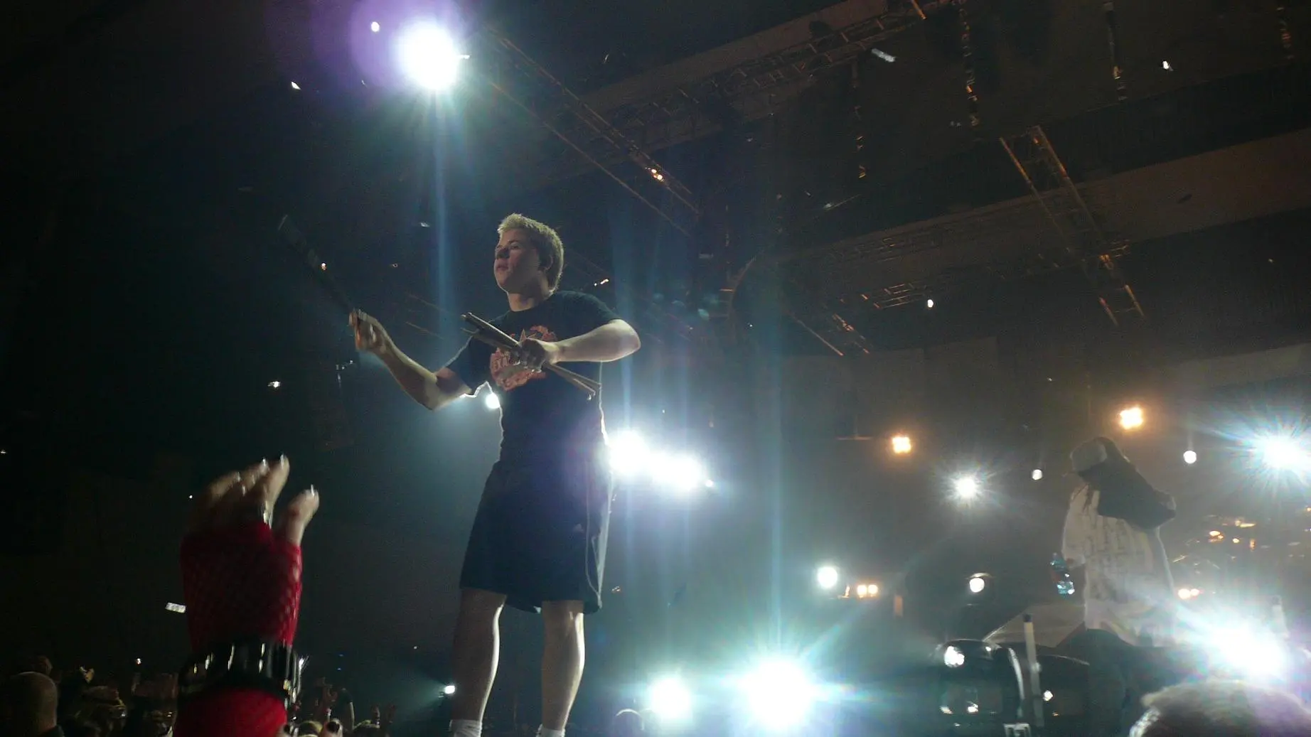 Tokio Hotel - f_28228847_468df52a234093f2ce541b1553a45b3c.jpg